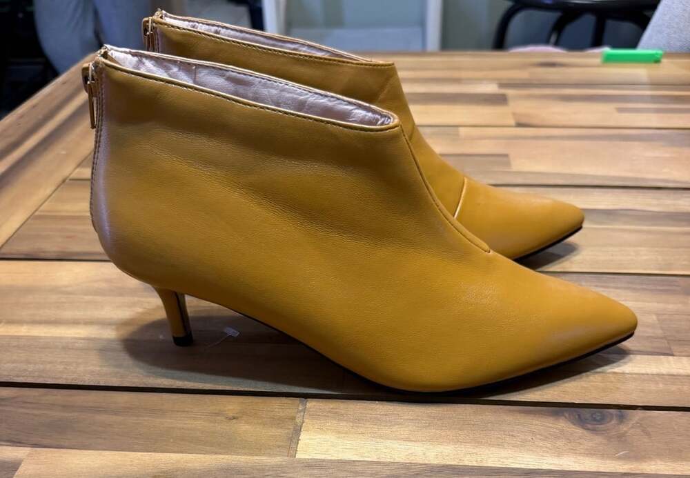 ComeShun Kitten Heel Boots Size 40 Yellow